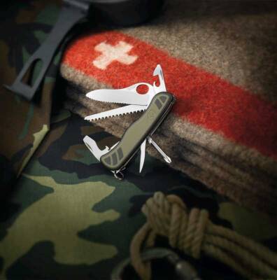 Victorinox 0.8461.MWCH Swiss Soldiers Knife 08 Çakı Yeşil - 2
